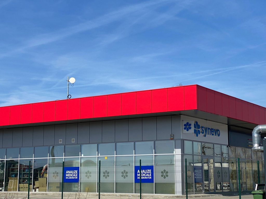 Laboratoare de analize medicale și farmacii pot fi ușor de găsit în localitate