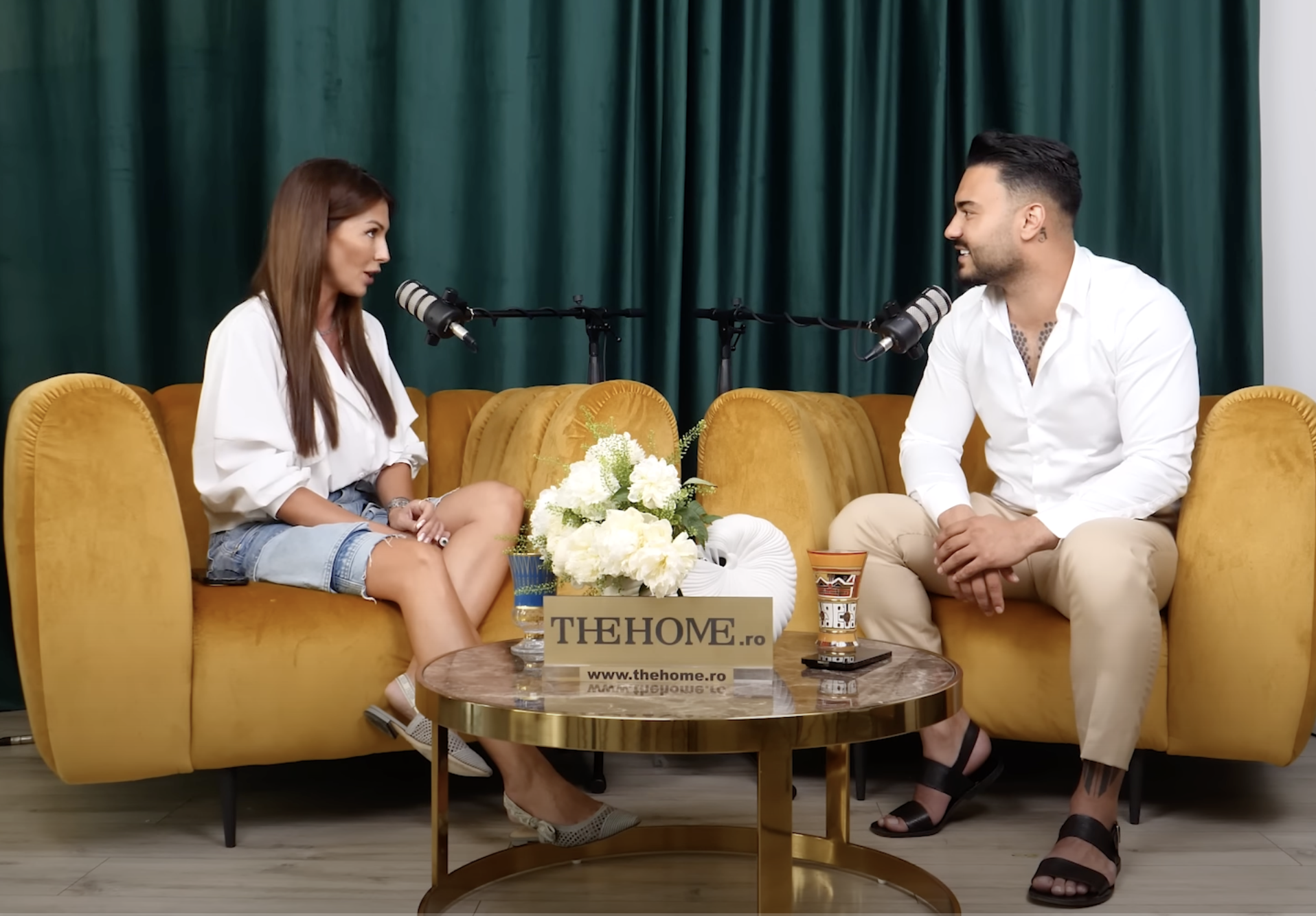 Podcasturile, talk-show-urile epocii digitale. Cum am ajuns să ne uităm la discuții online de 4 ore, în era consumului rapid