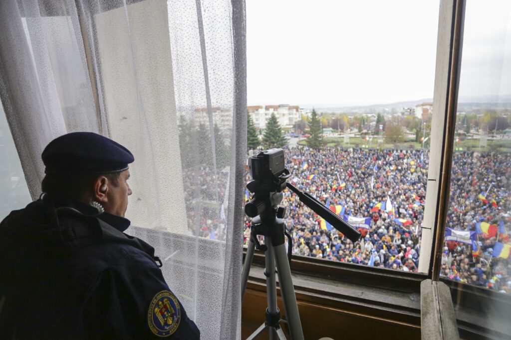 big brother supraveghere jandarmi politisti