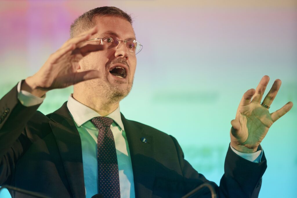 Ascensiunea și decăderea USR